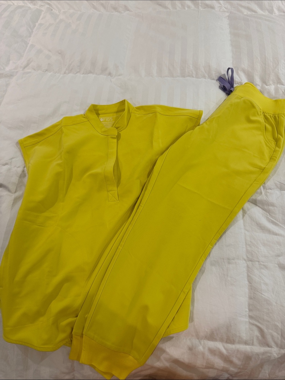 FIGS Yellow Scrub Set